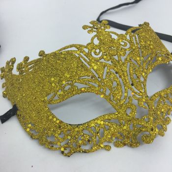 Máscara com Glitter Dourada
