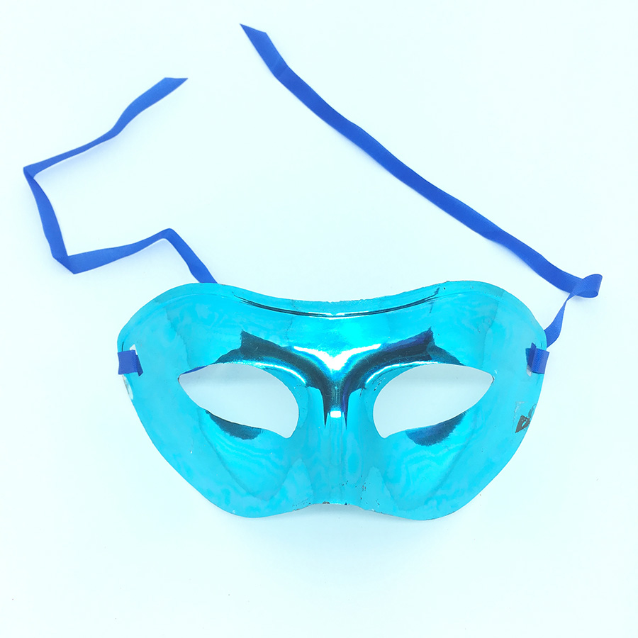 Máscara Metalizada Azul Claro