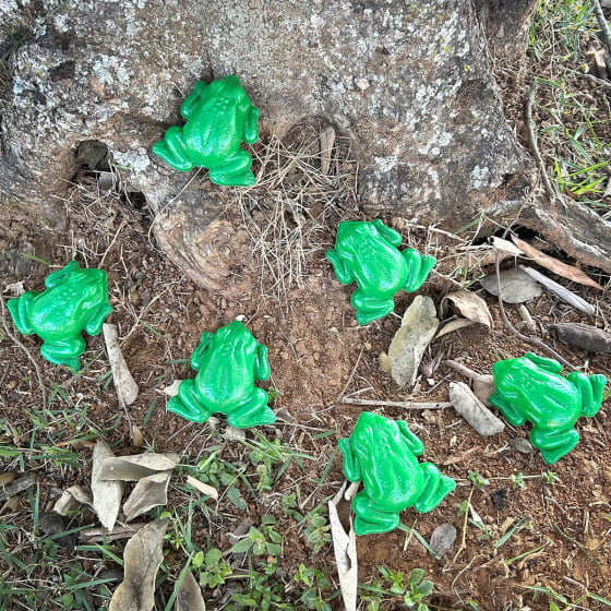Sapo Decorativo Verde de Plástico