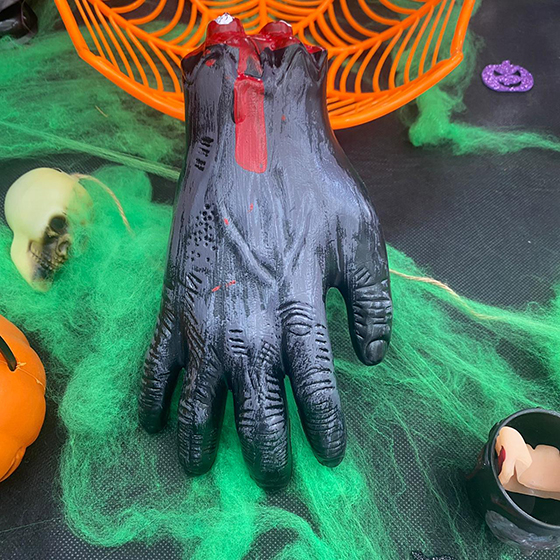Mão Decepada Preta Decoração de Halloween