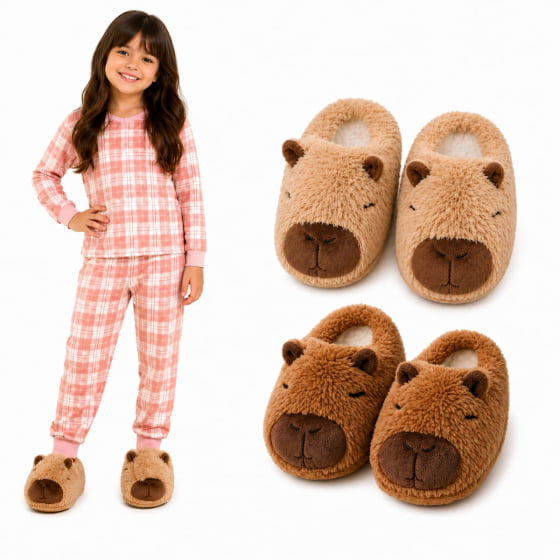 Pantufa de Pelúcia Infantil Capivara Escolha a Cor